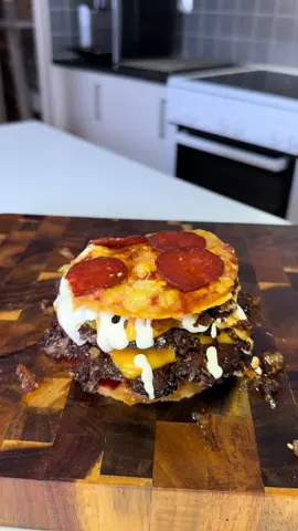 CRAZY PIZZA BUN CHEESEBURGER?!💃🏻🤯🍕🍔😮‍💨 - RUN AND MAKE IT AT HOME!!🫶🏻 🥩DOUBLE SUPER CRUST SMASHED SHORT RIB BEEF BLEND @bojastommen 🍕BUNS MADE OF PEPPERONI PIZZA 🧅BUTTER FRIED CARAMELIZED ONIONS 🧄GARLIC SAUCE MAYONNAISE 🔥HOT SAUCE MAYONNAISE  - #🍔 #klburgers #burger #burgers #burgerlife #hamburger #burgerking #burgermania #burgerandfries #burgerlove #burgerlover #burgerlover #burgerporn #burgertime #burgerholic #burgerheaven #endubbelcheese #burgeratti #cheeseburger #burgerdudes #cheeseburgers #cheese #cheeselife #fries #food #foodgasm #foodporn 