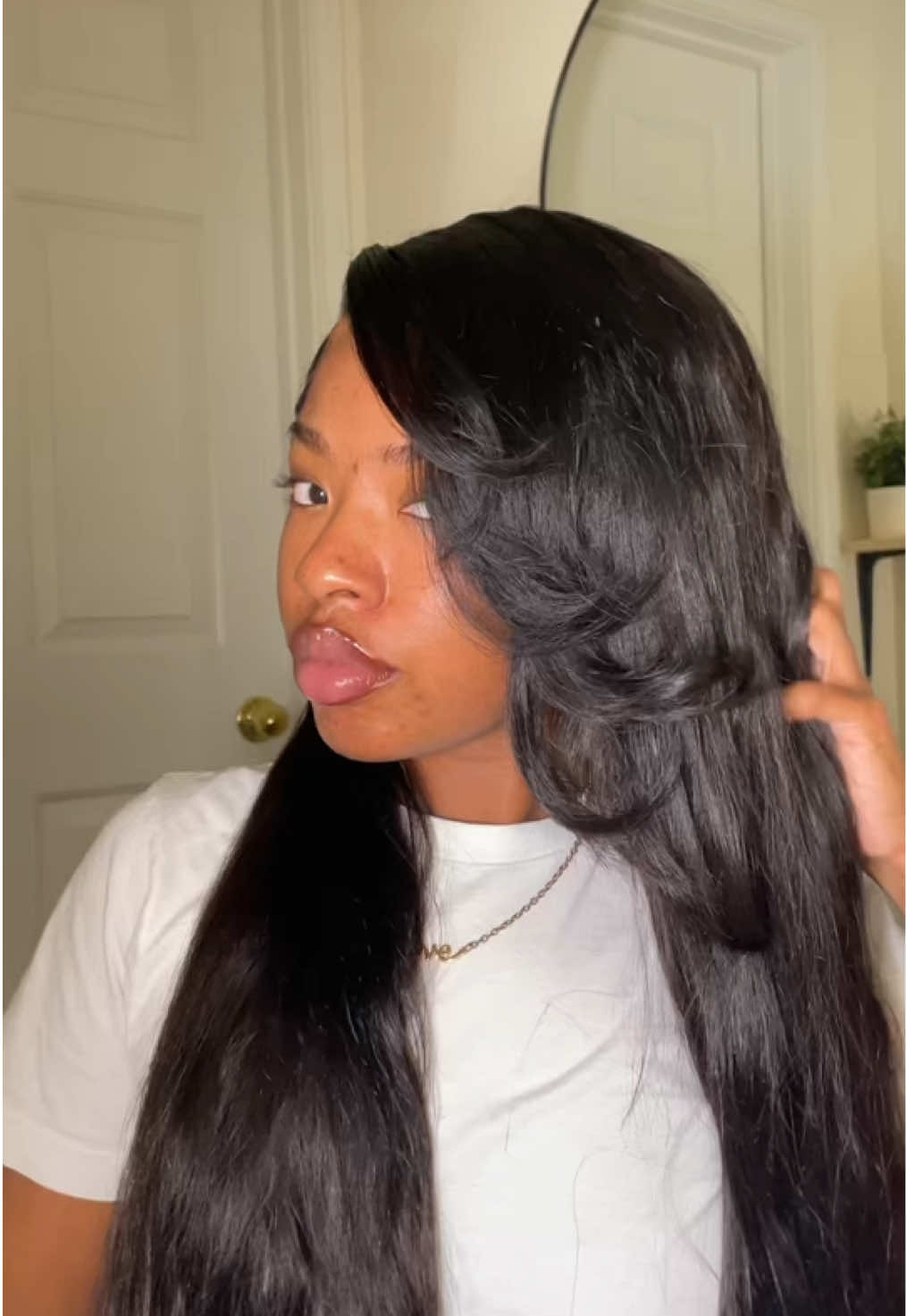 Wig companies offering hush money is wild. This is my first time experiencing this and I’ve been doing wig collabs for almost a year now.  BE CAREFUL of which reviews you trust! #marleamarshey #wiginfluencer #hairinfluencer #wigcompanies #badhaircompany #realwigreview #wigreviews 