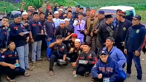 allahuakbar ☝️  maju terus tina bab kahadean ☝️ #terkini #guruku #fypシ゚ #fypシ゚viral🖤tiktok #laskarciserosapujagat #sapujagat #trendingvideo #allahuakbar #beritahariini #fyppppppppppppppppppppppp #fypシ゚viral #laskarcisero #sapujagatpusat #berbagitakjil #ramadhan #videoviral 