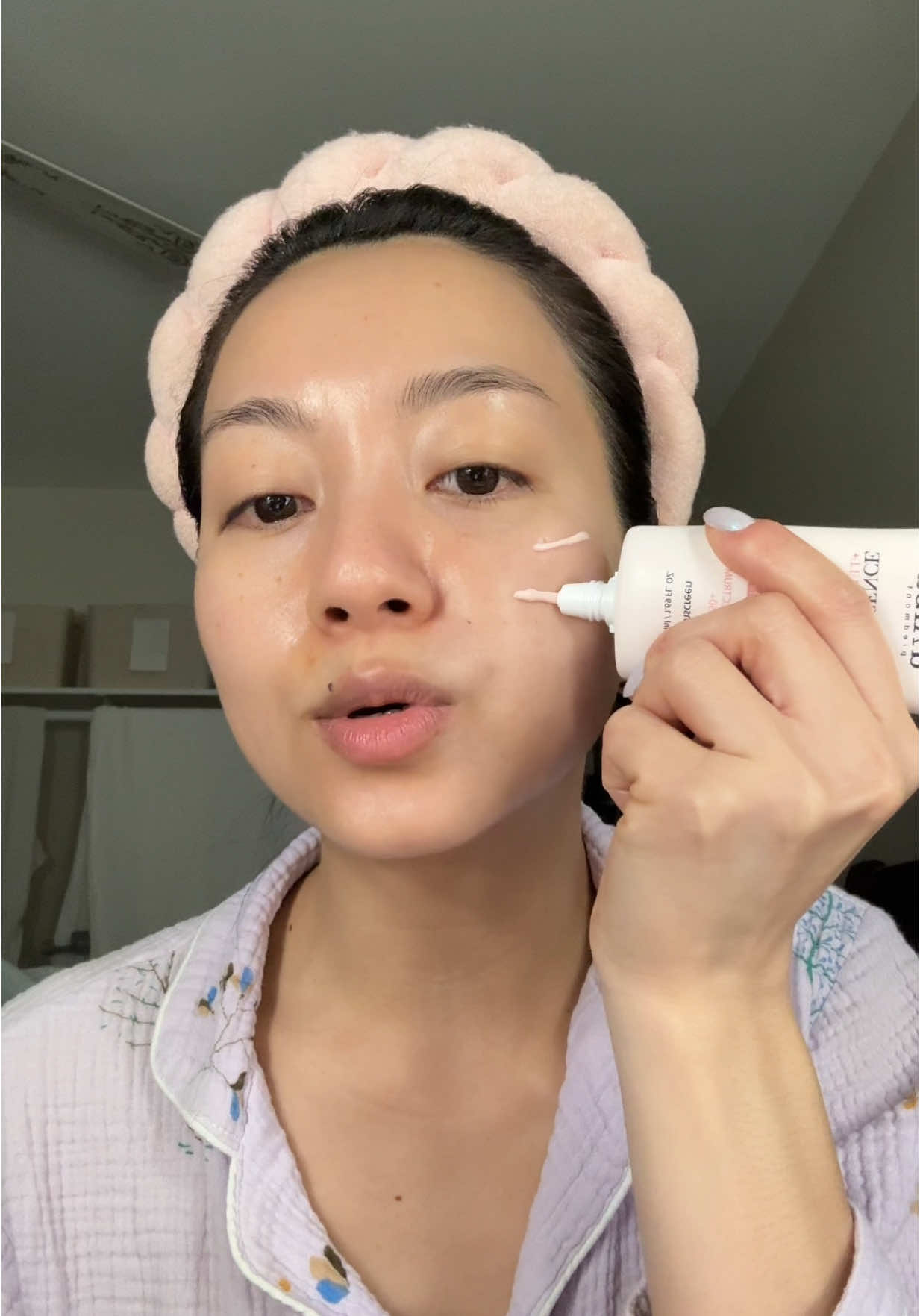 Not white cast, it's TONE UP sunscreen ☀️@DALBA #toneupcream #toneupsunscreen #TikTokShopCreatorPicks #TikTokShopSpringGlowUp #TTSBeautyBesties #BeautyBesties 