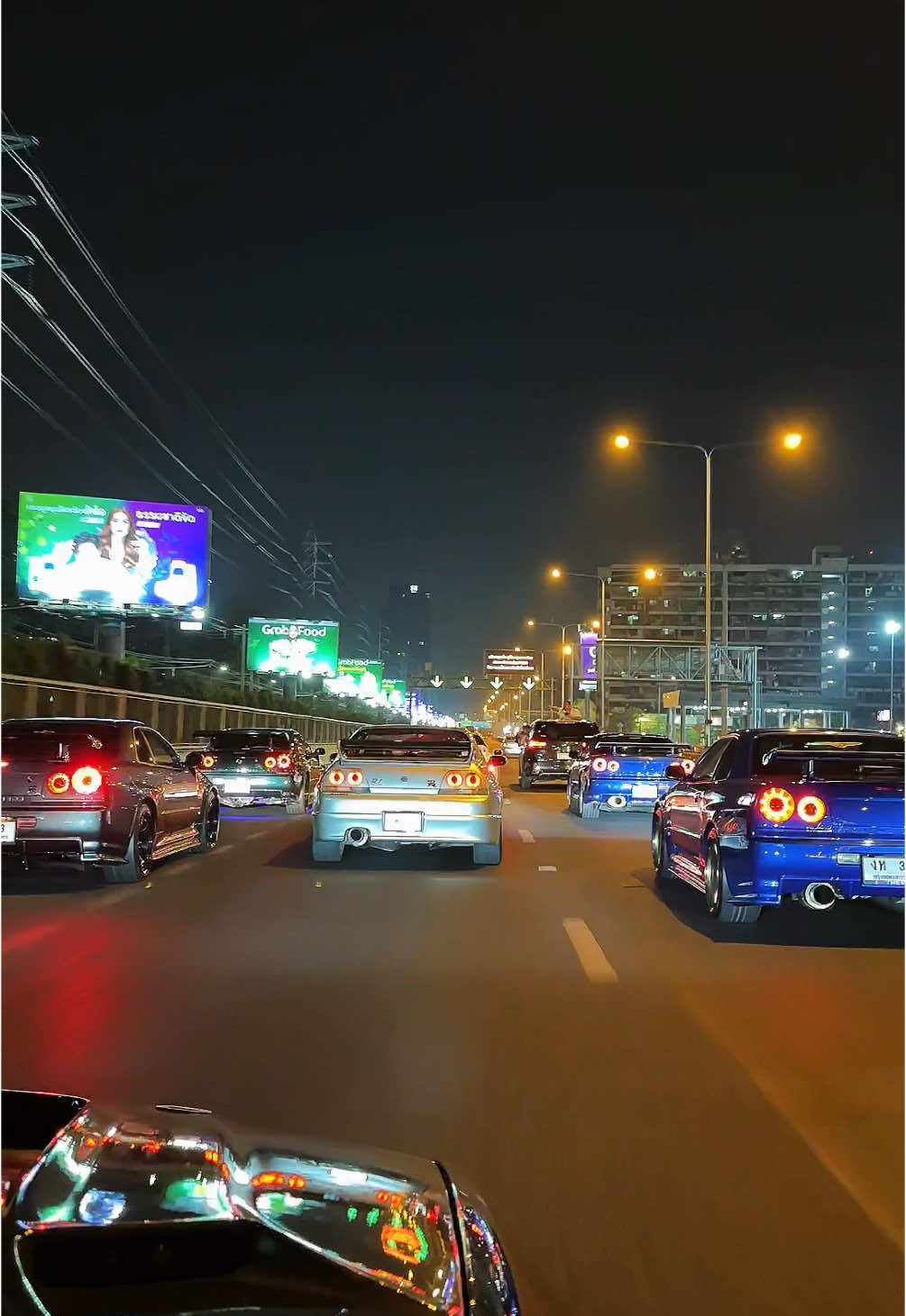 GTR Drive ,with my friend. 🇹🇭🌆🚙🚗🚕🚓 . . . . . . . #r34dailysui #dailysui #skygallery #jdmbangkoktour #r34lovers #gtrlifestyle #jdm