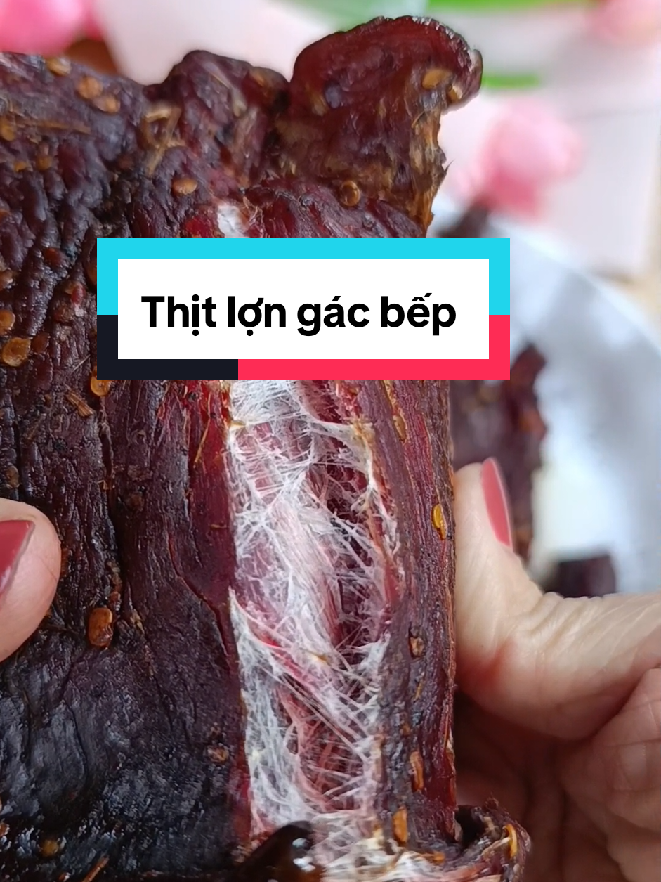 Thịt lợn gác bếp, đặc sản vùng Tây Bắc #dacsantaybac #thitlongacbep #dacsan #dacsanvungcao_taybac  #ancungtiktok #xh 