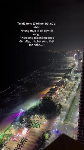 Một thành phố có người thương nhưng em không thương tôi từ đầu..! 