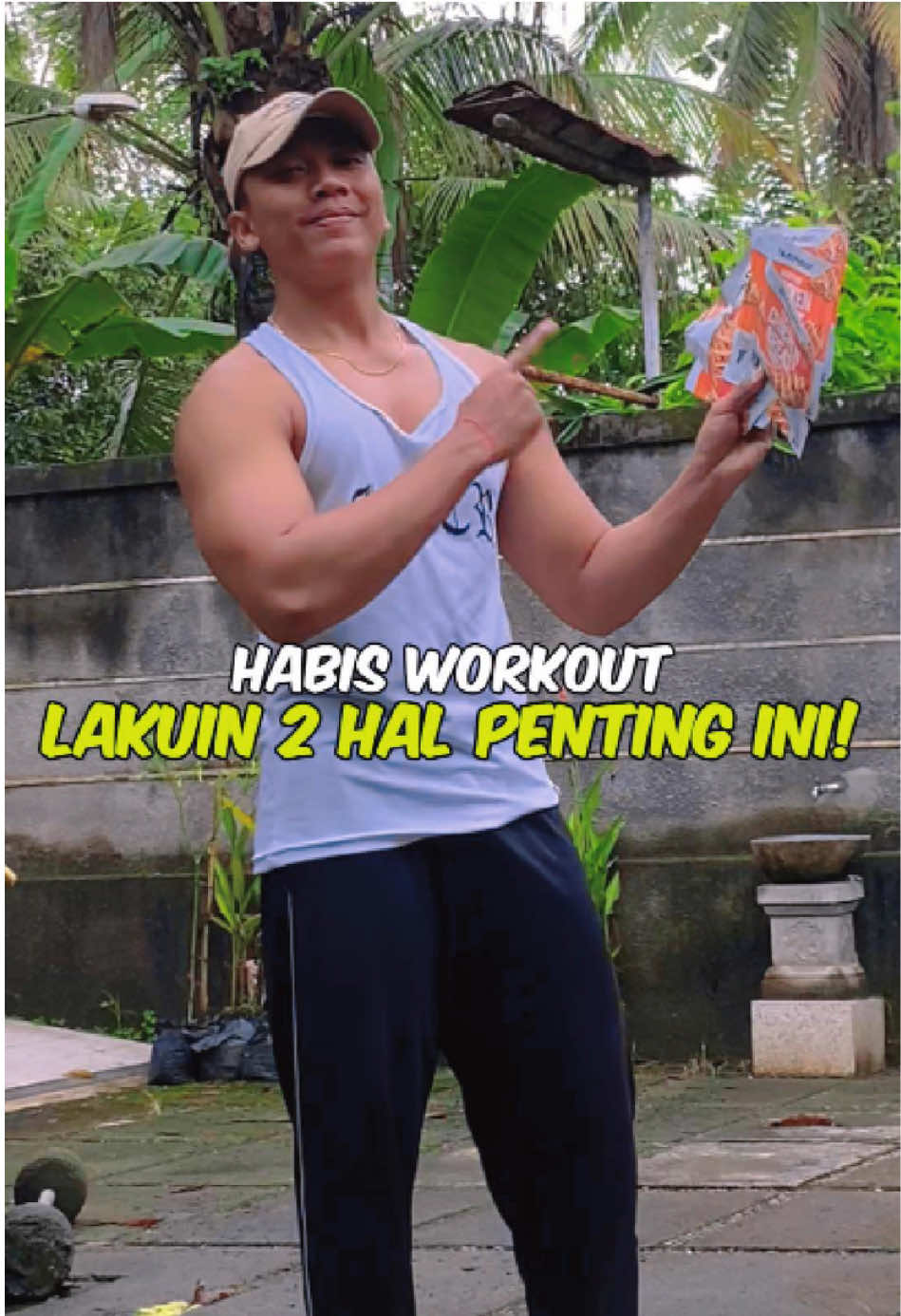 2 HAL PENTING YANG WAJIB LU LAKUIN SETELAH WORKOUT Kalau lu habis workout, hal yang pertama harus lu lakuin yaitu static streching atau pendinginan. Gerakan bisa lu tonton di video!  Nah ga kalah pentingnyaa, cukupi protein harian! Gw kalau lagi sibuk ga siapain makanan, gw selalu sedia Nutri Mution Chicken Breast Ready to Eat! @Nutrimotion tinggi protein dan rendah kalori gampang dibawa kemana mana, gaperlu masuk kulkas bisa tahan di suhu ruang dan tinggal makan!  #dadaayam #highproteinsnack #workoutsnack #travelfriendly #nutrimotion 