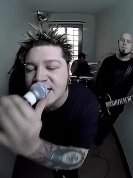 Drowning Pool - Bodies #drowningpool #bodies #numetal #metal #hardrock #postgrunge #alternativerock #rock #metalband #rockband #musik #music #spotify #headbang #moshpit #moshing 