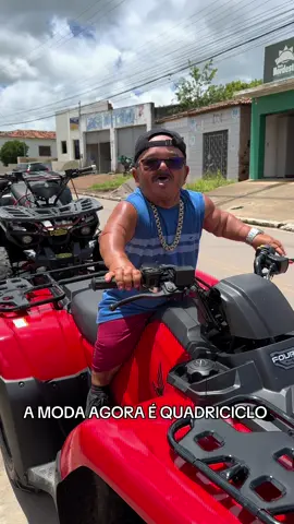 PILILIU COM DOIS QUADRICICLOS 