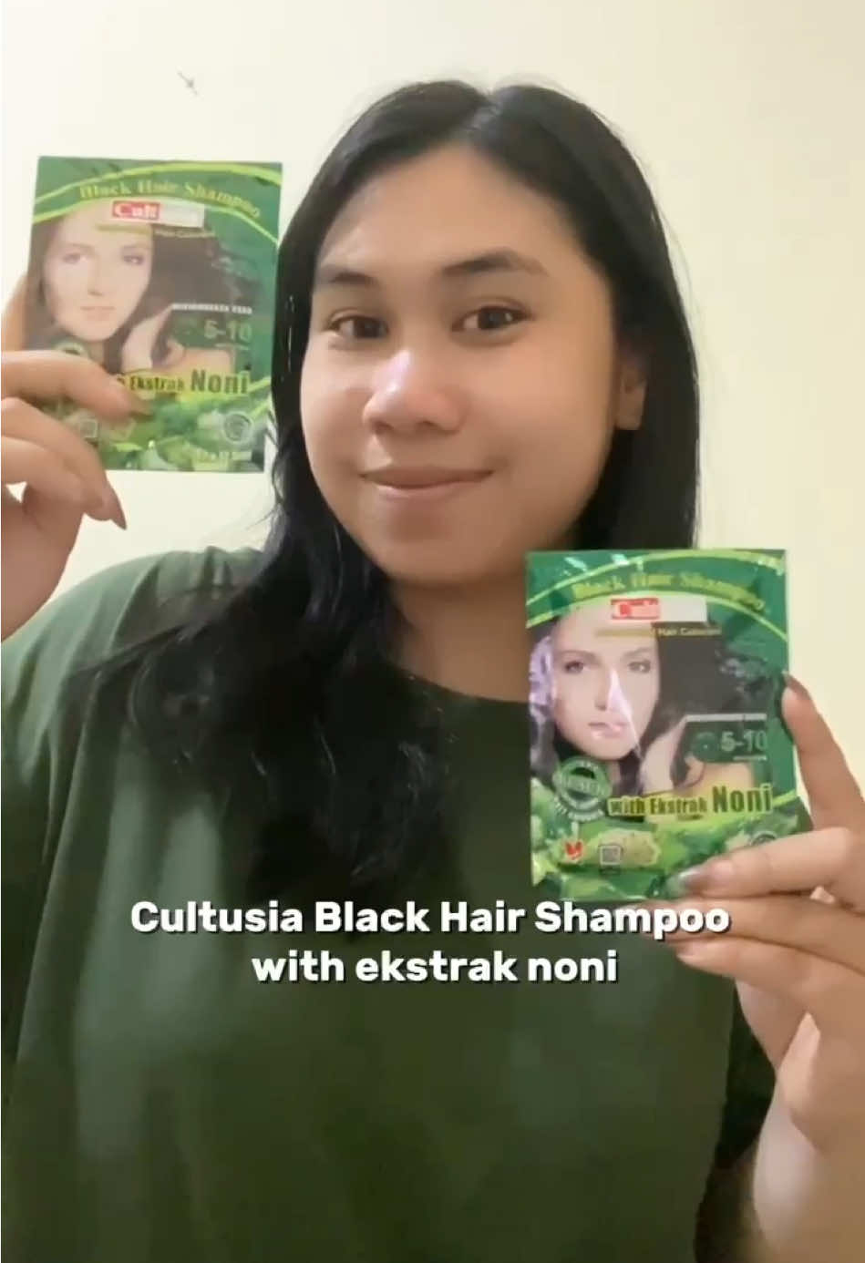 Rekomendasi buat kalian yang mau cat rambut warna hitam karna udah banyak uban di kepala ini dia black hair shampoo dari cultusia @cultusiaofficial cocok banget di segala usia, kalian bisa dapatin di Dandan, Alfamart dan Indomaret✨cara pakainya juga gampang banget loh jadi langsung aja beli sekarang jugaa🤩 #cultusia #cultusiashampononi #shampononi #BestCul@CULTUSIA 