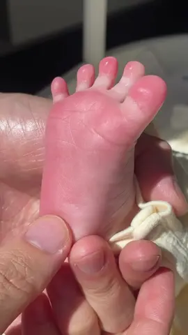 CUTEST FOOT 🦶🏼 EVER #onthisday #ComePlay #viralvideo #viral #trending #foryoupage #foryou #fyp #saqibsaleembutt #fypシ #fypシ゚viral #viralvideos #cutestbaby #cutefoot 