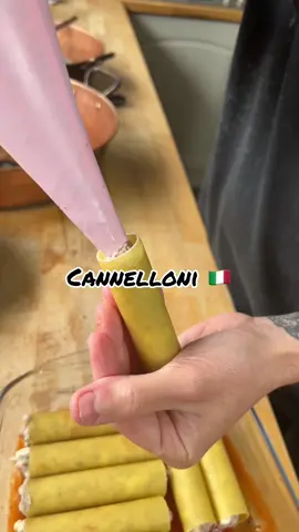 🇮🇹 Cannelloni…un piatto preferito della nostra infanzia 👵🏻👴🏻❤️#cannelloni #recette #italianfood #feenixchef #souvenir #infanzia 