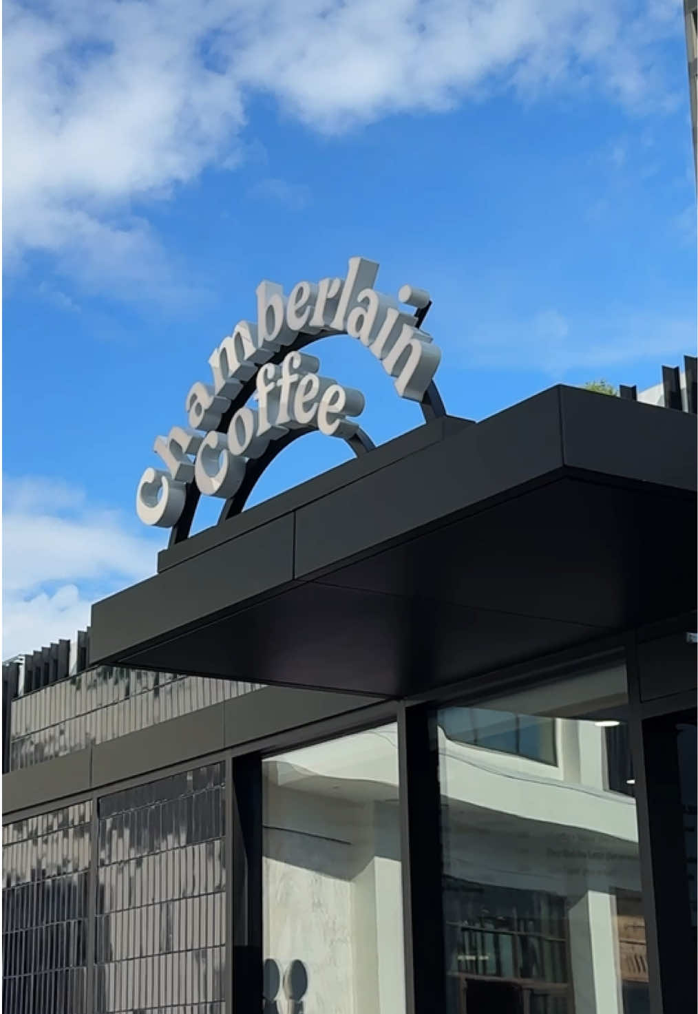 this is your sign to treat yourself to chamberlain coffee this weekend. stop by westfield century city for the perfect pick-me-up! 