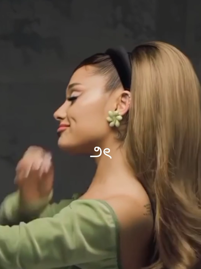 acho que ela quer que você cale a boca. 🤫 #arianagrande #arianator #lyric #swtdollie #positions #shutup #musica #fyp #foryouu #foryoupage #foryoupage❤️❤️ 