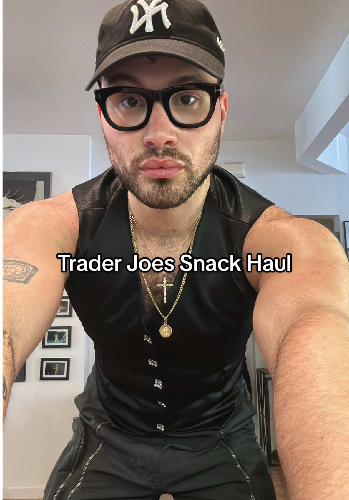Hosting some friends today yayyy #hosting #traderjoeshaul #FoodTok #snacks #italians 