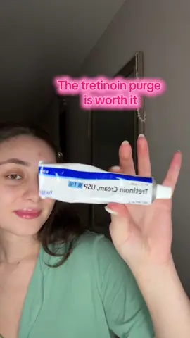 Lmk if you would like any tips for using tretinoin #fyp #foryoupage #tretinoin #retinol #skincare #skin #routine #vlogs 