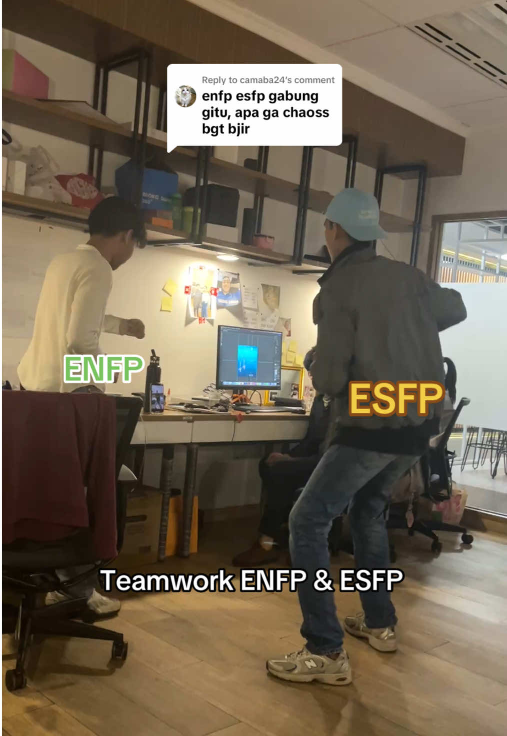 Replying to @camaba24 chaos bgt si nggak, tp rame BANGET iya😌 #fyp #mbti #mbtipersonality #mbtiktok #esfp #enfp #officelife #foryou 