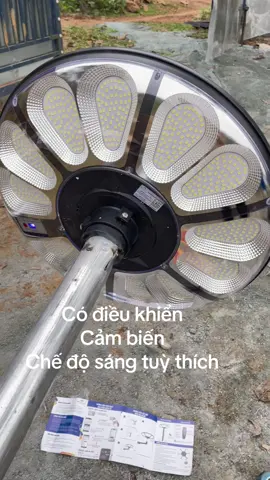 Đèn năng lượng mặt trời hình tròn UFO siêu sáng#dennangluongmattroi #mocmienrung #xuhuongtiktok 