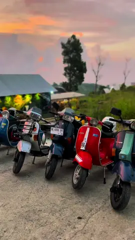 Vespa series ..... #vespaindonesia #vespapts #vespasprint #vespaexcel 