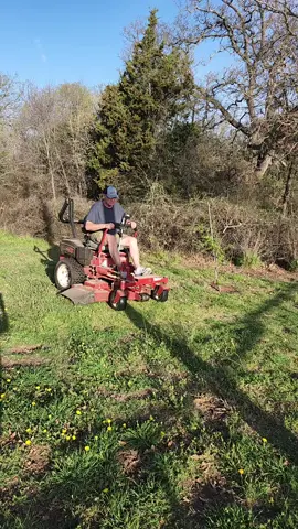 #extralonggrabber #yardwork #lawn #lawncare #farm #farmlife #tiktokmademebuyit #tiktokmarketplace #tiktokshop #tiktokspringglowup #tiktokfinds #shopping #shoppinghaul 