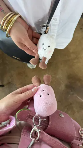 🤍🤍🤍 @Stephanie V.  #jellycatcollection #jellycat #jellycatmarshmallows #marshmallowjellycat #jellycatkeychain 