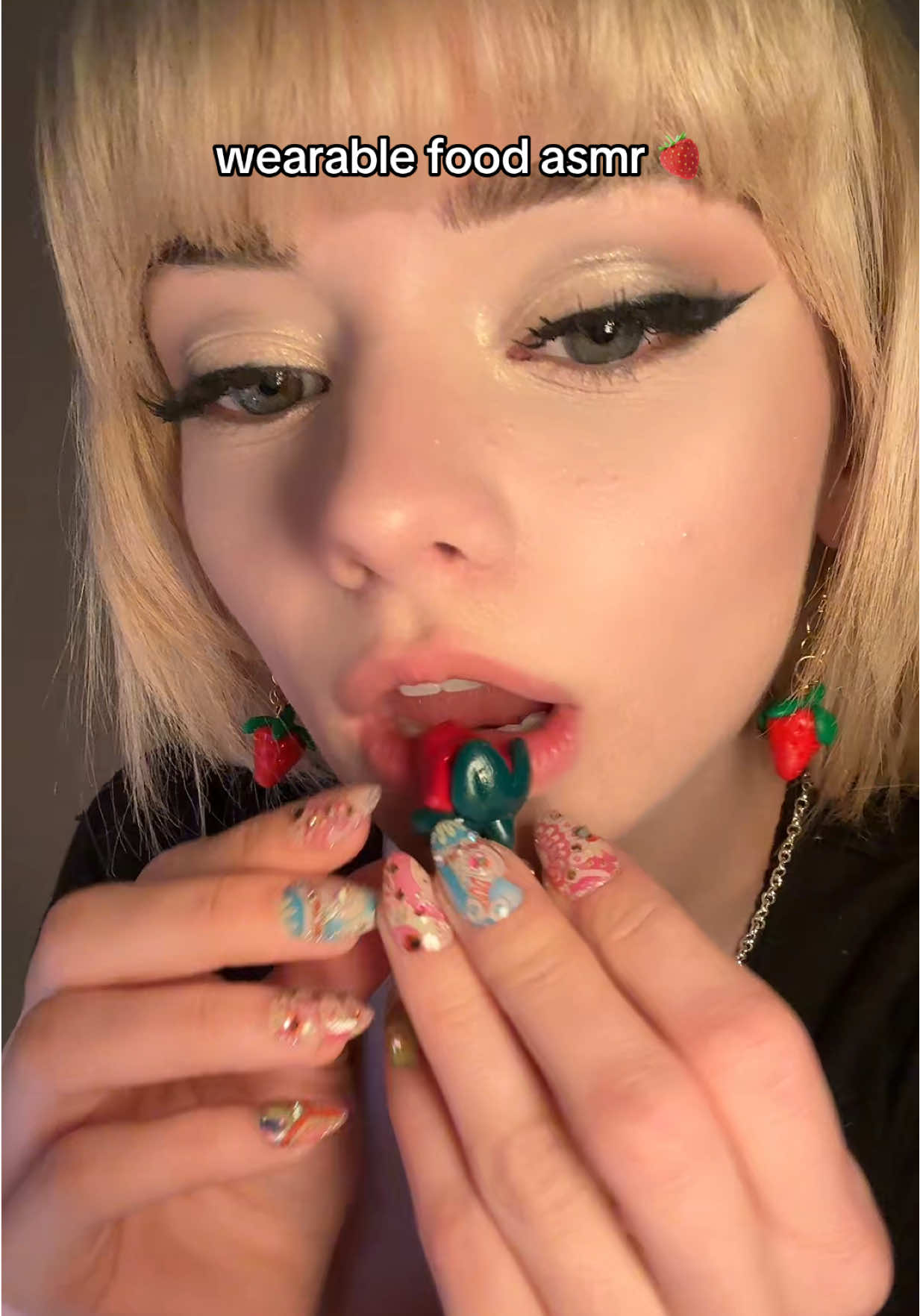 check them out! ➡️ @Artisticallyy #asmr #asmrsounds #asmrfood #fyp 