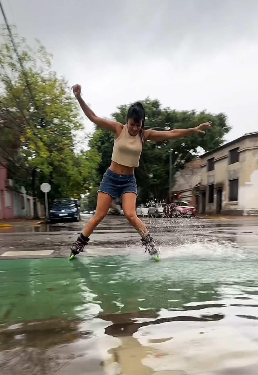 Mi terapia 🛼🫶🏻  #tuliahunt #rollers #slides #patinaje #lluvia 
