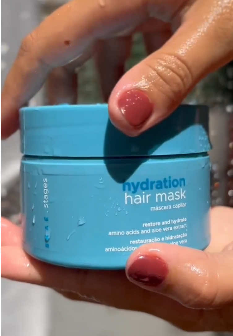 Banho fresh com Braé Stages Hydration 🩵✨ Por aqui, nós amamos!  Confira esta e outras linhas em www.brae.com.br