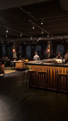 Noite em SP com essa vista linda 😍 #restaurant #rooftop #foryoupage #tiktokbrasil #sp 