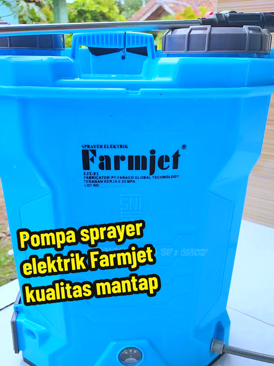 Pompa sprayer elektrik Farmjet kualitas mantap tersedia elektrik manual dan elektrik. #semprotantanaman #semprotanhama #semprotandisinfektan #semprotanpertanian #farmjet #petaniindonesia🇮🇩🇮🇩🇮🇩🌿🌿 