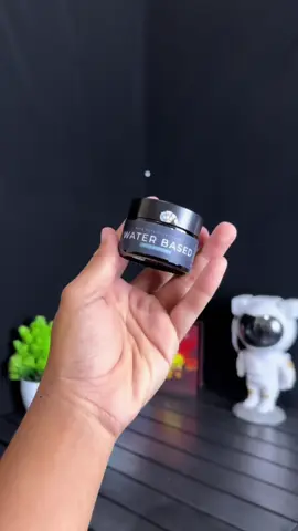Rekomendasi buat kalian yang pengen rambutnya kelihatan klimis seharian coba cek kiri bawah nya✅ #pomade #pomadelokal #pomadeindonesia #pomadewaterbased #pomademurah #foltibaffi #hairstyle 