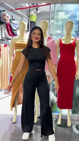 Disponible en color negro #fyp #xyzcba #viral #moda #gamarra #ventaspormayor #viral_video #2025 #tendencia #enviosnacionales #paratiiiiiiiiiiiiiiiiiiiiiiiiiiiiiii #ventasonline #compre #universidad #conjuntos 
