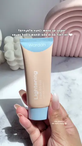 fresh bb tint wardah emang bagus bgt bgt bgt 🫶🏻. hasilnya super flawless kayak make up no make up. cocok buat daily karena anti luntur-luntur club ✨ #WardahModestverse #WardahModestFashion #SuperBrandDay #SBDWardah #Modestverse2025#bbtint #bbcream #makeup 