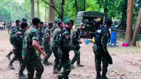 #សៀមរាបផ្ទះញុម#ខែក្រោយជួបគ្នានាក់សារៀប…😅😹🫵#bhq_cambodia 🥷
