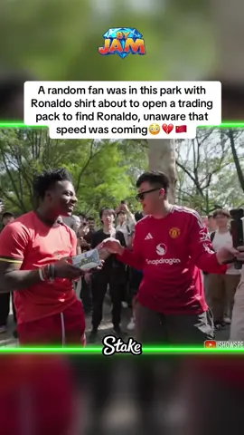 A random fan was in this park with Ronaldo shirt about to open a trading pack to find Ronaldo, unaware that speed was coming😳💔🇨🇳 #fyp #ishowspeed #speed #speedclips #ishowspeedclips #lsf #viral #yt #china #🇨🇳 #chinese #hongkong #CN 