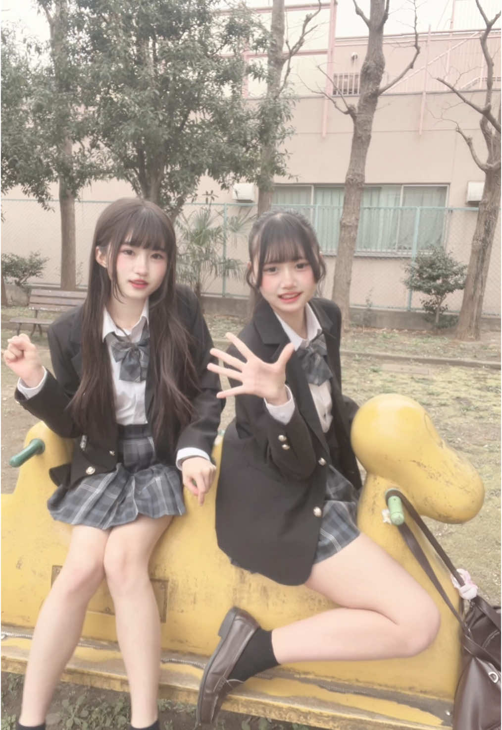 この乗り物なんて名前なの！？初めて見た！#09 #jc #中3 #ljc #中学生 #新高校生 #高一 #08 #jk #制服 #公園@かれん🦄💖 