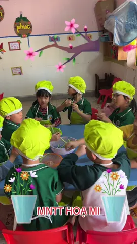 ✨HOẠT ĐỘNG TRẢI NGHIỆM:✨ 🫛BÉ NHẶT ĐẬU CÔ VE🫛 Ba mẹ ơi!! Team lớp lá chúng con được trải nghiệm hoạt động cực kỳ thú vị và hữu ích là 