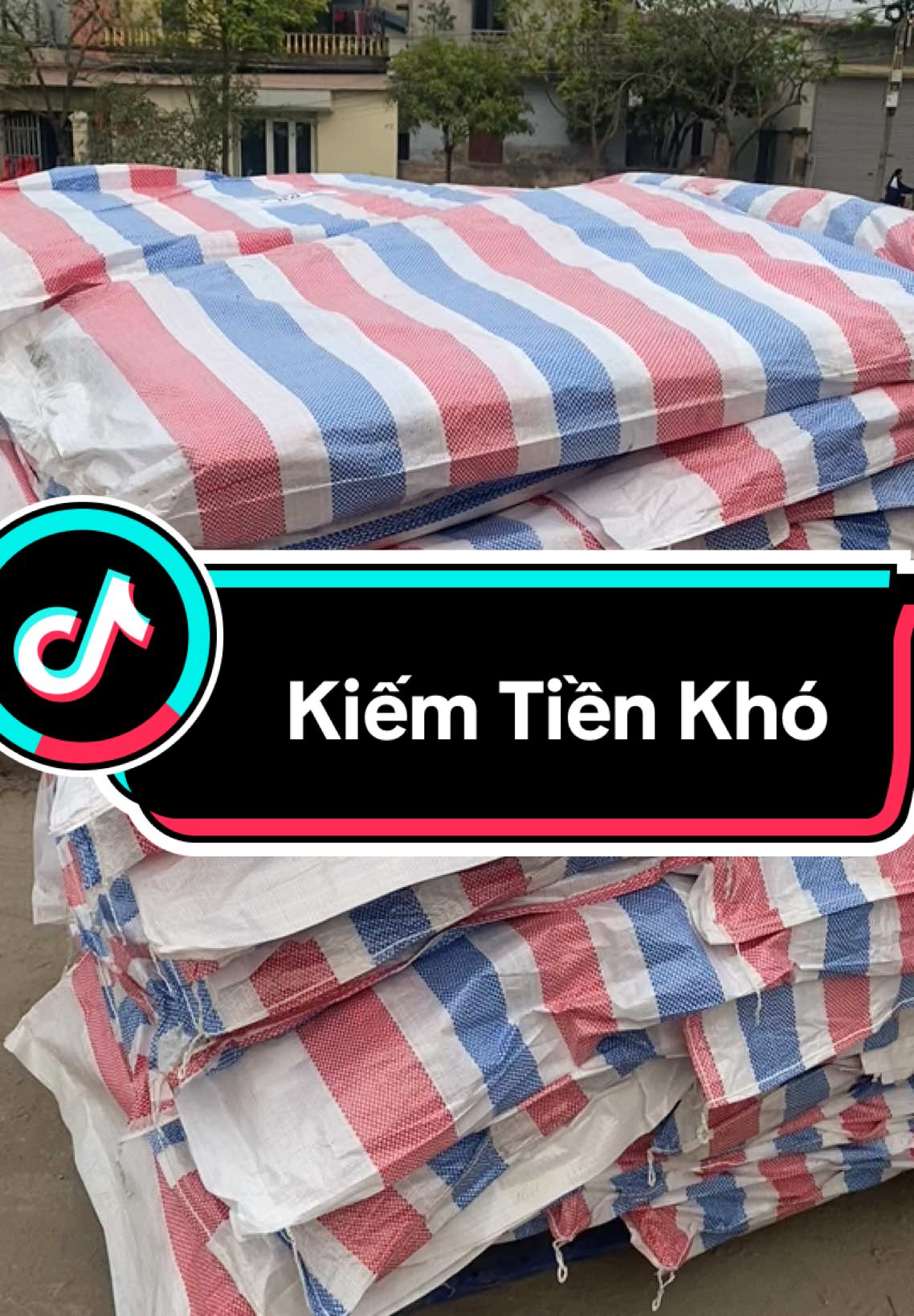 Bạt kẻ sọc xây dựng, đổ trần che nắng che mưa, quây bụi công trình, che vật liệu xây dựng hàng hoá....#bat #batdua #batkesoc #batxaydung 