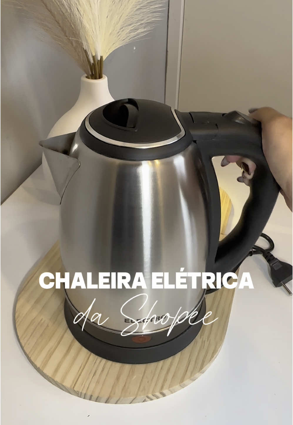 ⬇️Digite o código do item na barra de pesquisa da Shopee para ter acesso! •Chaleira Elétrica: APK-EEL-YXL 🏠Link da Lista De Enxoval e Grupo de Promoções na minha Bio! #enxoval #enxovaldecasanova #enxovaldecasamento #listadeenxoval #chadecasa #chadecasanova #chadecasamento #chadecozinha #chadepanela