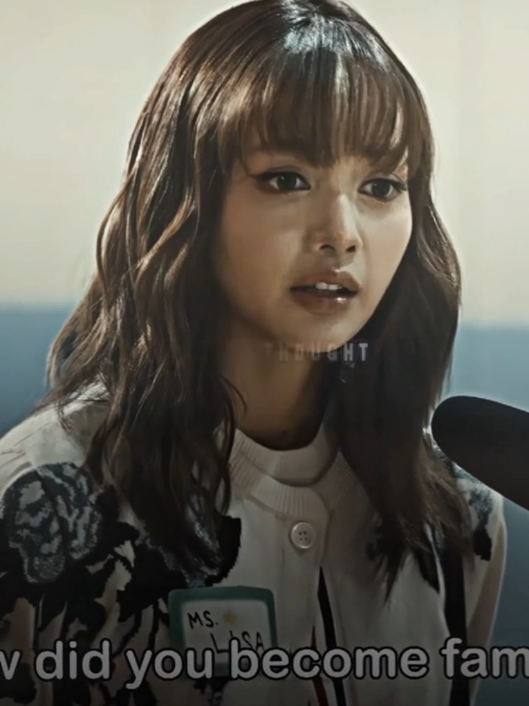 LOL SHE WAS SO SHOCKED😭|| ib:@illovuzi #lisa #edit #foryou #fypage #fy #fyp #foryoupage @LISA 