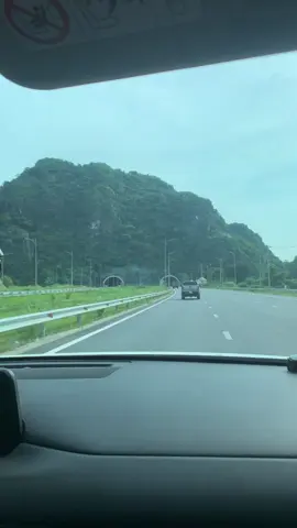 Hà Nội - Nghệ An cung đường cũng chill lắm. Ngứa chân quá thì ohair nhấc người lên và đi thôi❤️❤️❤️