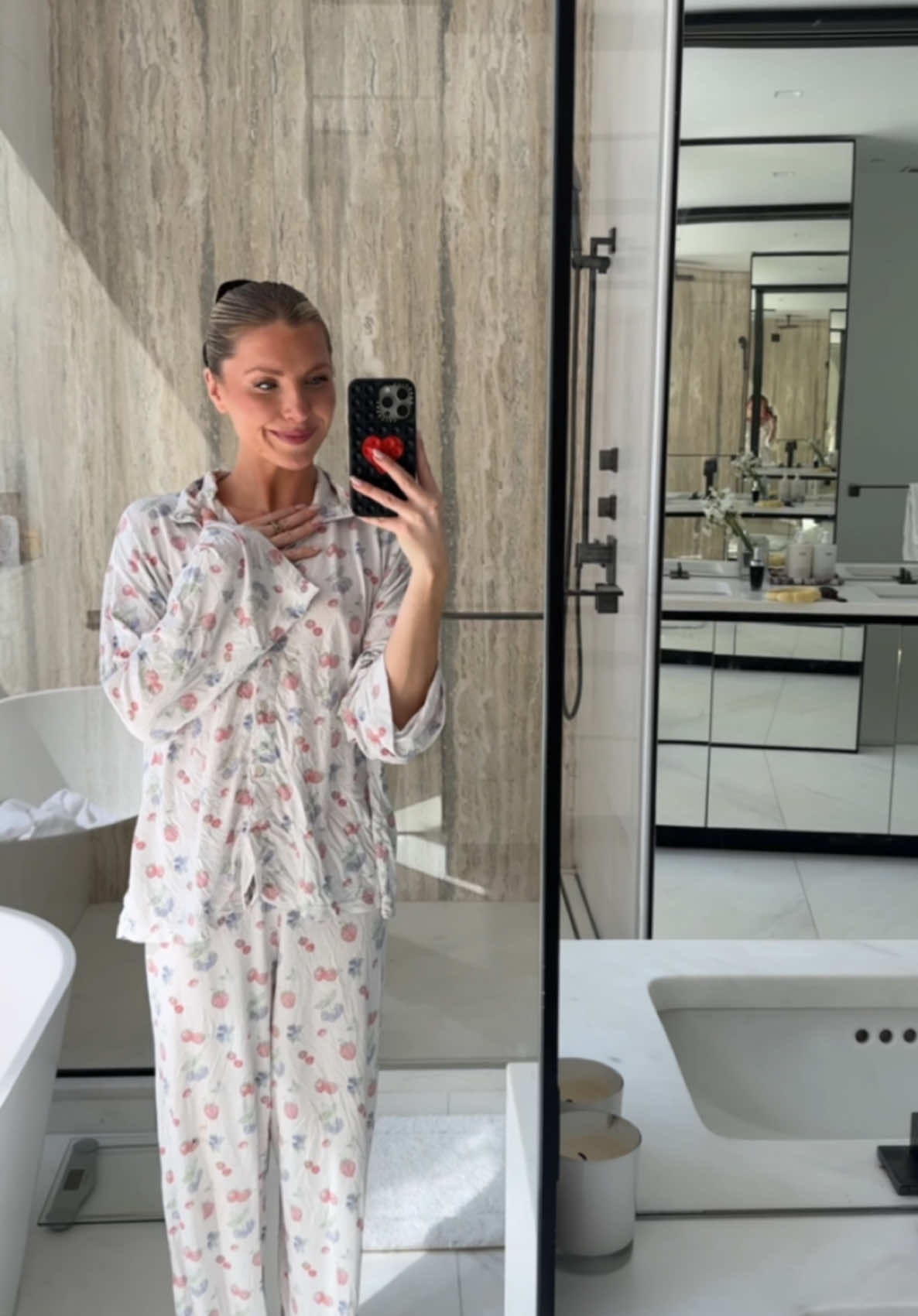  #LancomePartner My morning routine is never complete without my @Lancôme Genifique Ultimate Serum 🤩 Can’t wait to stock up for 50% off (on 3/25 ONLY) during the @Ulta Beauty 21 Days of Beauty Sale!! #Genifique #LancomeSkincare AD  