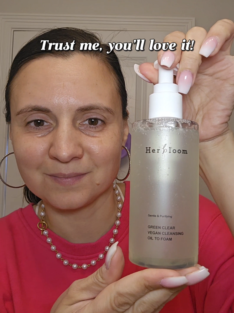 🎥 POV: You just found the perfect cleanser! ✨ 🚿 Herbloom Green Clear Oil to Foam is my new skincare BFF! 💚 ✔️ Melts away makeup like magic ✔️ Turns into a soft, foamy cleanser ✔️ Packed with papaya, moringa & green tea for that ✨glow✨ ✔️ Vegan & cruelty-free—because we love clean beauty! If you haven’t tried it yet… what are you waiting for?! 👀💦 #SkincareRoutine #CleanBeauty #VeganSkincare #GlowUp #Herbloom @herbloom.us #herbloom#herbloomcleaner#oilcleanser#oilcleansing#amazonfinds#amazonmusthaves#doublecleansing#dryskin#dullskin#blackhead#oiltofoam 