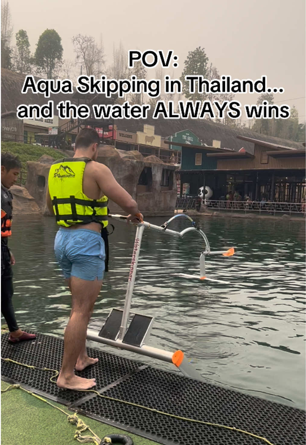 The locals made it look easy... I just straight up embarrassed myself! 😂💦 #thailand🇹🇭 #thailand #aquapark #chaingmai #comedygold #traveltiktok #waterpark #silly #funny 
