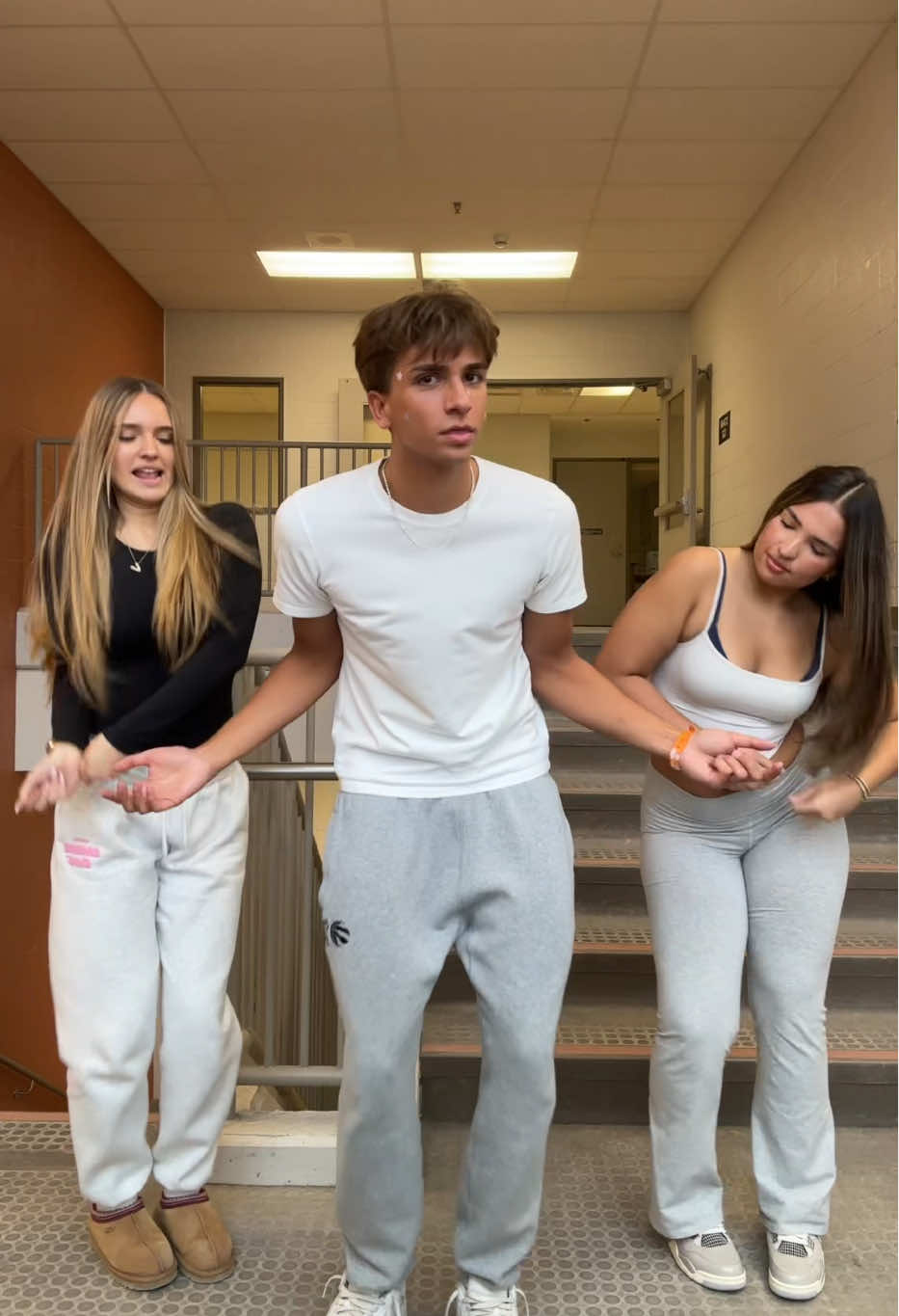 this trend 😹 #fyp #OOTD #fitcheck #vibe #viral #blowthisuptiktok 
