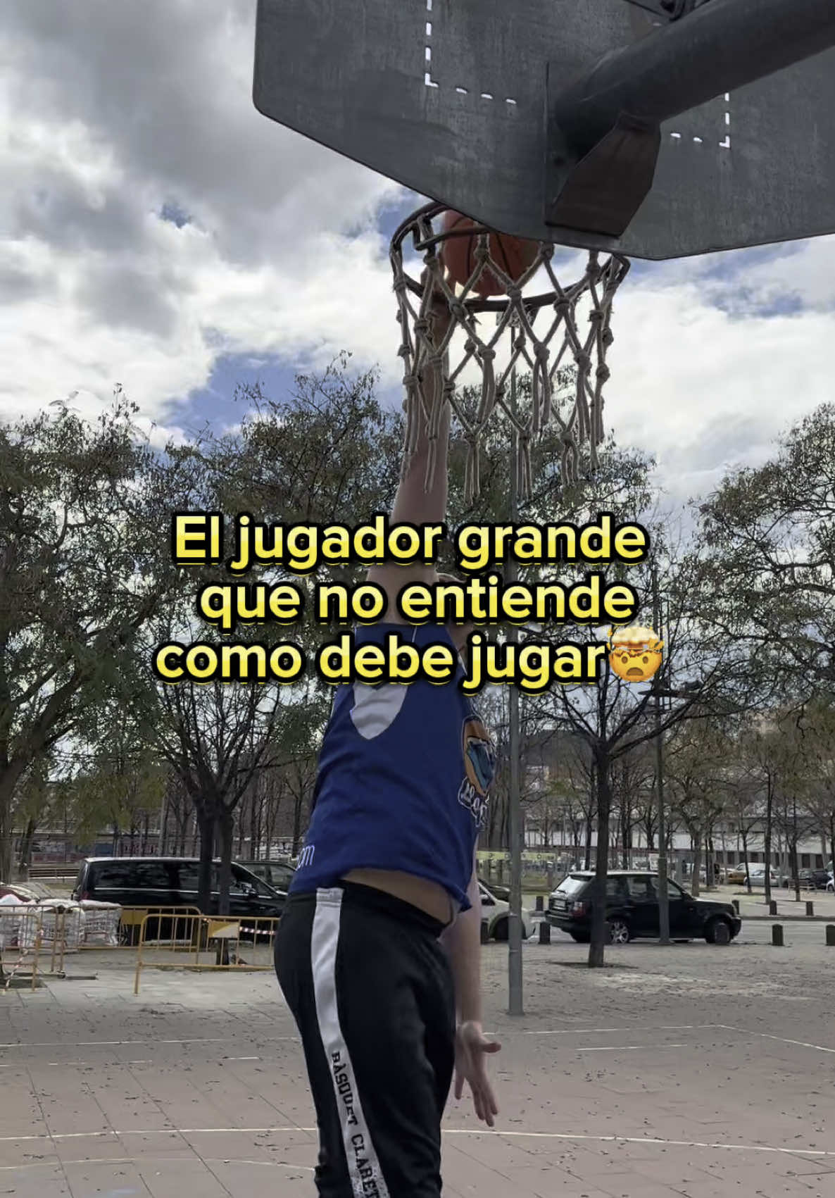 Conoces algún Pívot de estos? 😳 W/ @goliat.rd @Paula🧚🏻‍♀️  #baloncesto #fyp 