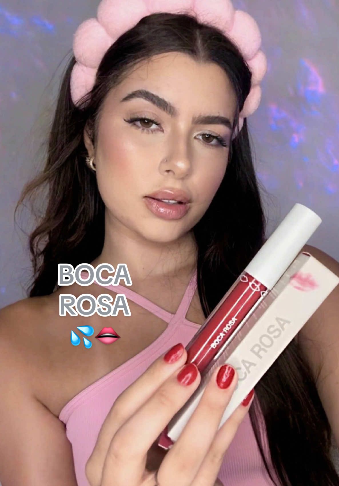 Testei o novo lançamento de gloss da Boca Rosa! 💦💋Será que valeu o 1M investido nesse marketing? Vejam o final e me falem o que achou! 👀 De bônus, já testei a máscara dela também. Já fiz o trabalho por vocês amigas agora me contem se comprariam @Boca Rosa @Bianca Boca Rosa 💋 #HidraLábios #BocaRosa #GlossBocaRosa