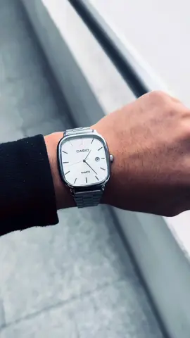 Reloj Casio plateado blanco para hombre $$$ a súper precio Entregamos en cualquier estación del metro 🚊  Contamos con envíos a toda la república  ✈️ 