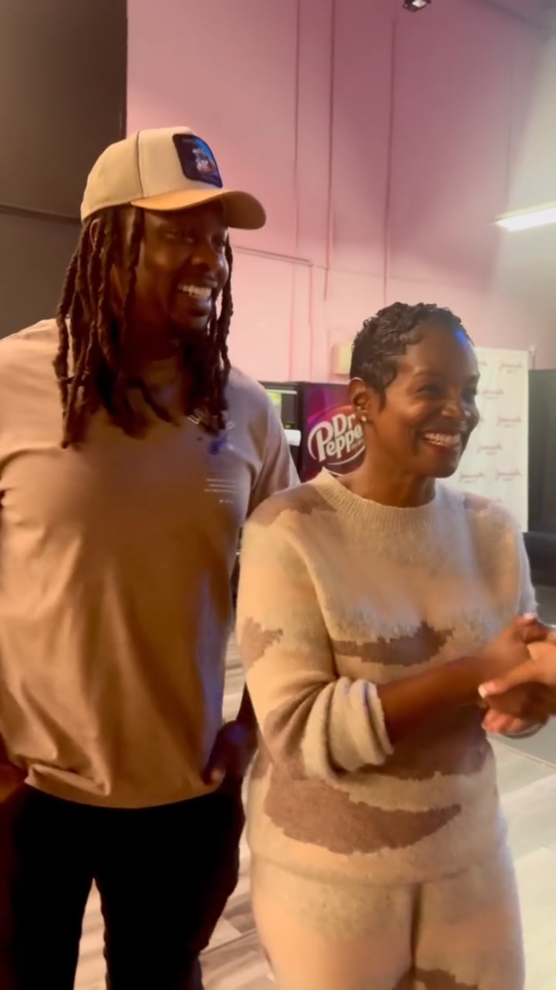 D introduces Tamara to his mom Angela! 