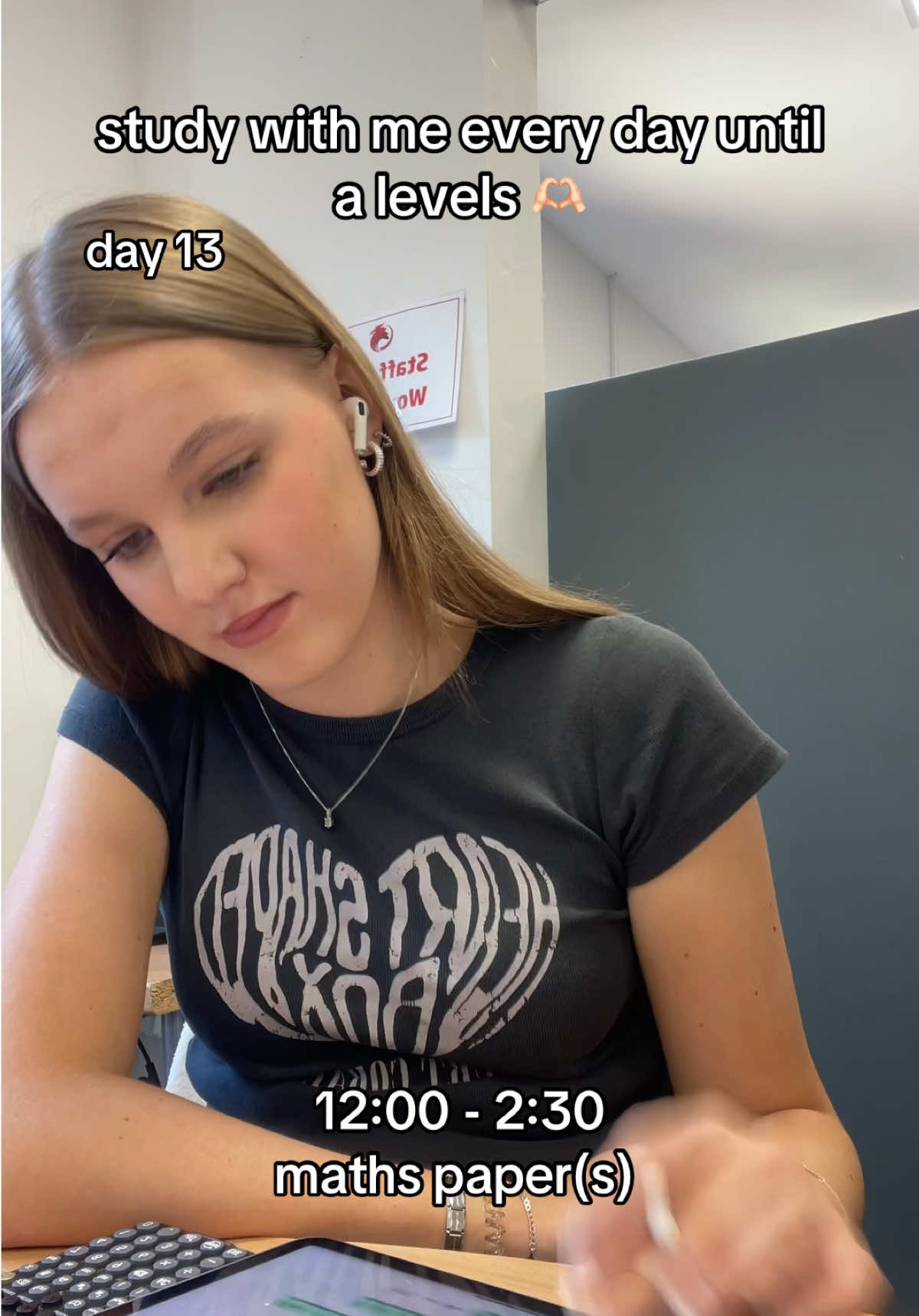 off on a london residential tmrw 🥳🥳 #study #relatable #viral #fyp #exams #school #gcse #alevels #residential #london #realistic 