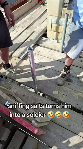 we strike again with the sniffing salts 🤣🤣🤣 soldier walk 🤣 #tik_tok #fyp #sniffingsalts 