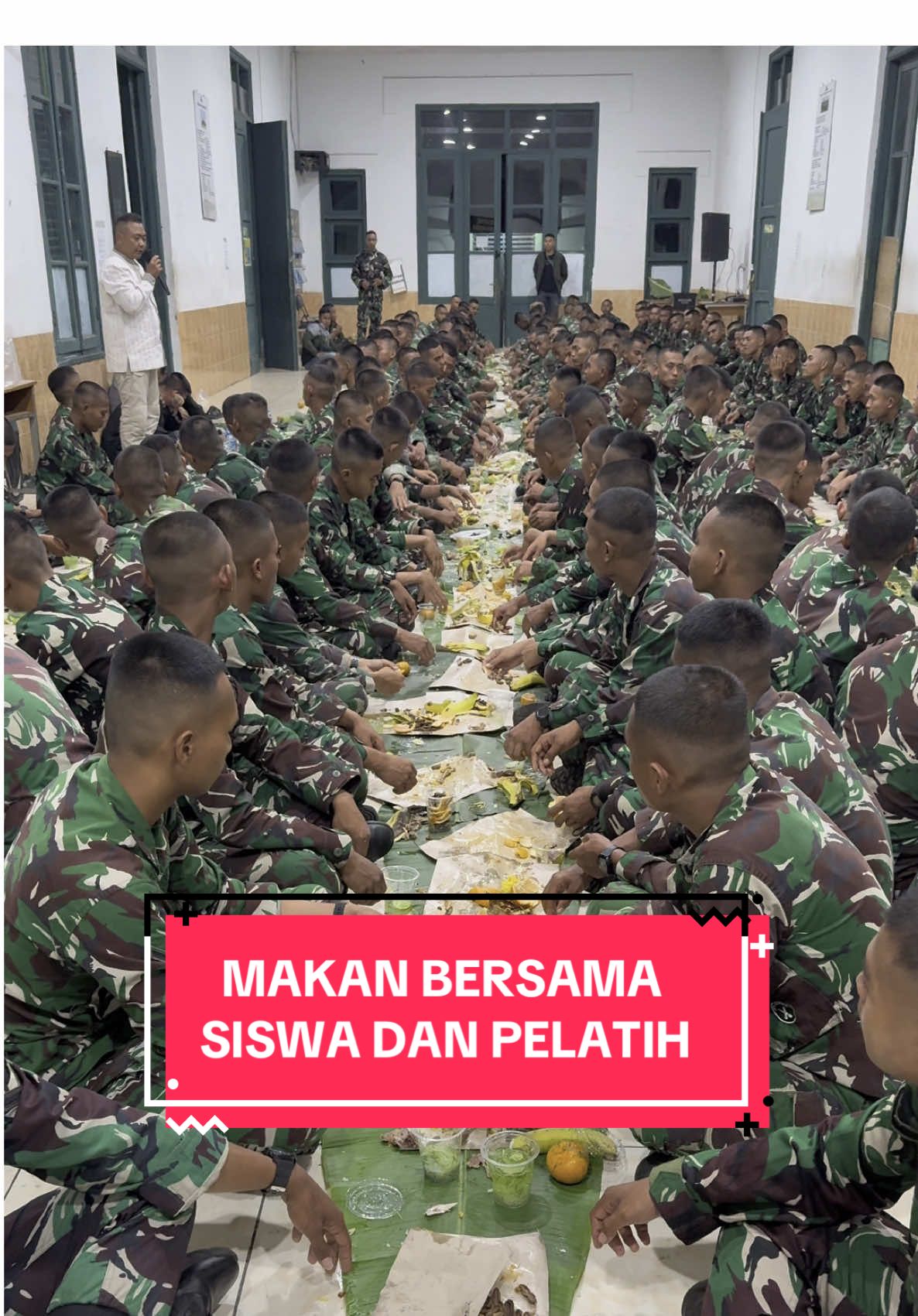 MAKAN BERSAMA SISWA DAN PELATIH - SYUKURAN SELAMA PENDIDIKAN #tniindonesia🇮🇩  #daftartni2025  #tamtamatni  #bintaratniad  #tarunaakmil  #kostrad 