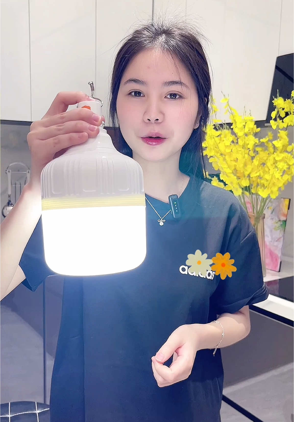 Bóng đèn tích điện 300w chỉ 55k #xuhuongtiktok #bongdentichdien #đenpinsieusang #xuhuong #fyp #viral 
